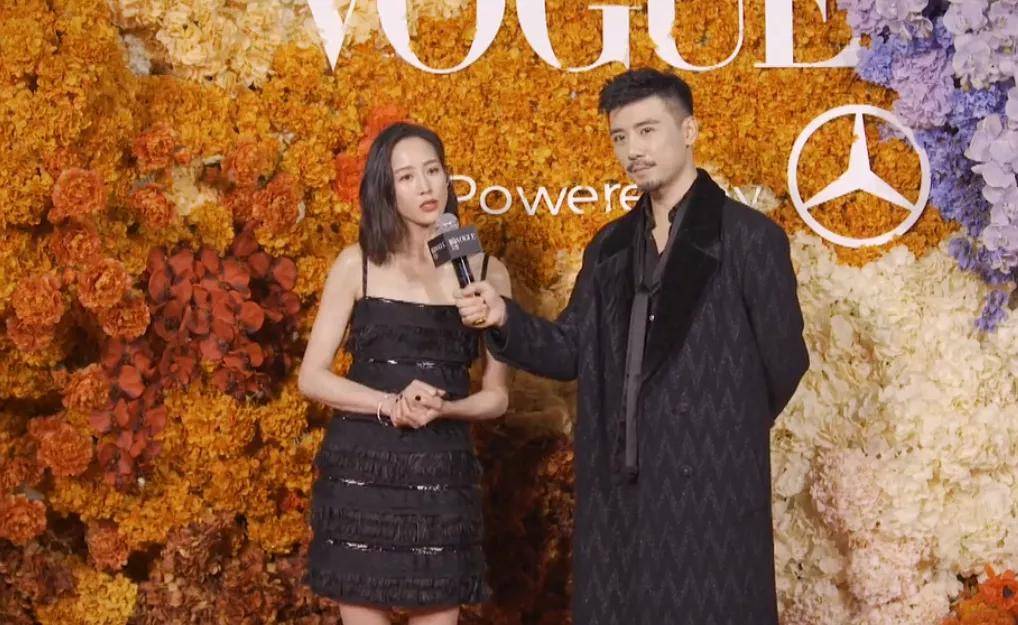 杨幂VO红毯：童谣“熟味”逼人，汤唯气场全开，杨幂白纱若隐若现