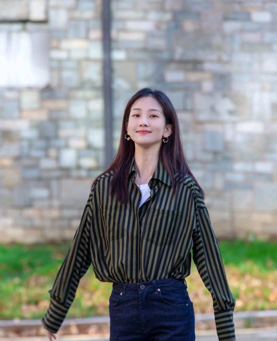 风景线 谁说穿基础款不好看的？只要会搭配，轻松成为街角的靓丽风景线