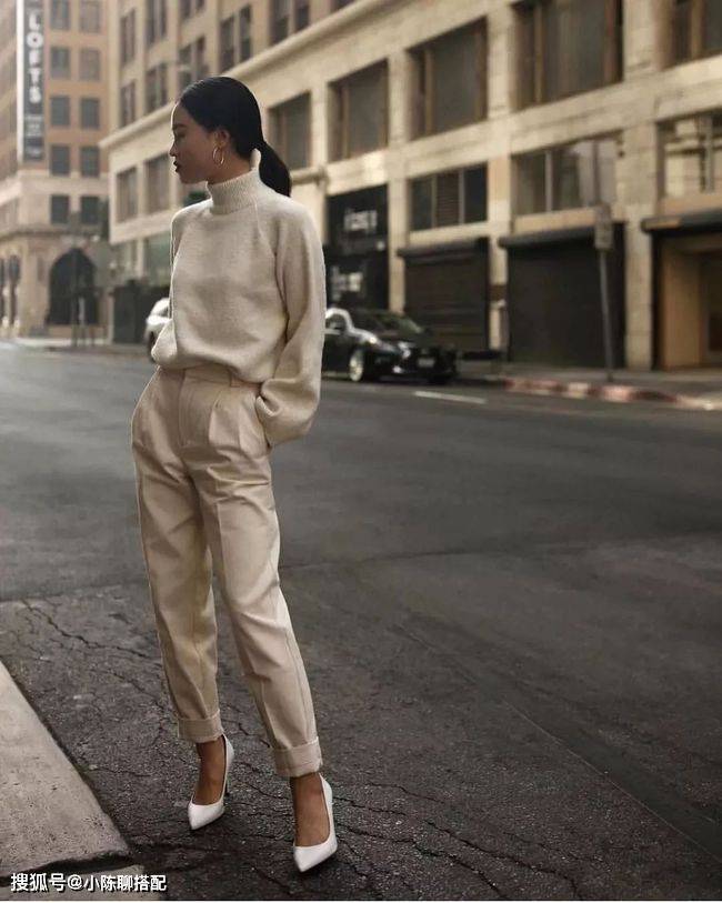 款型 毛衣+半裙,毛衣+烟管裤=今秋时髦搭配,可气质可温柔