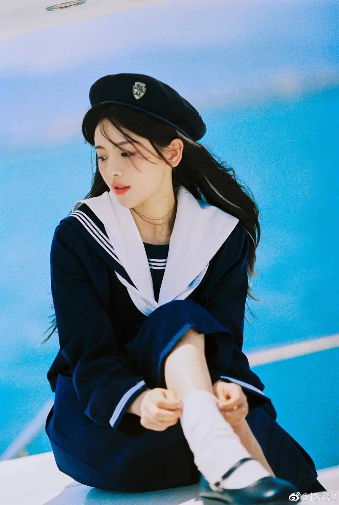 经典 别再穿马丁靴了!今年玛丽珍鞋才是正流行!