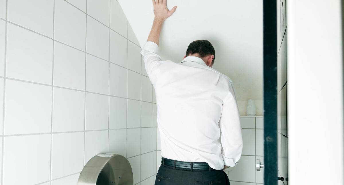 肝脏|男人晨起后，若养成3个习惯，或比喝酒还伤肝，希望你没有中招