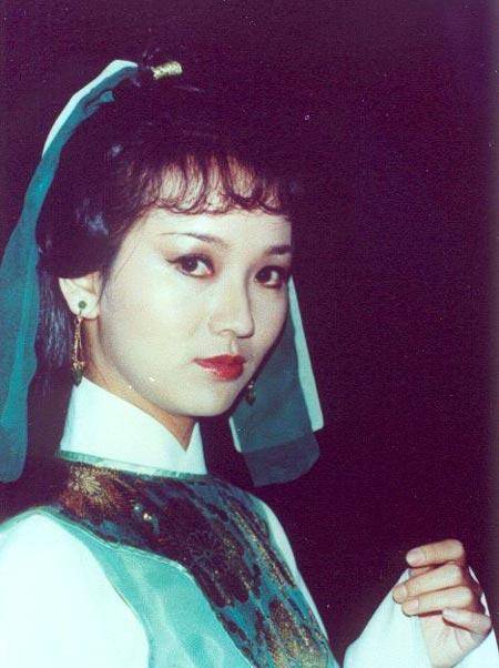 陈晓旭别再梳“大光明”了！古装剧看看空气刘海吧，温柔娇俏它不香吗？