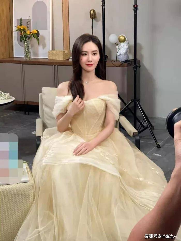 黑色 刘诗诗真是男女通杀的女神，穿黑色纱裙太惊艳，温柔中带点飒爽