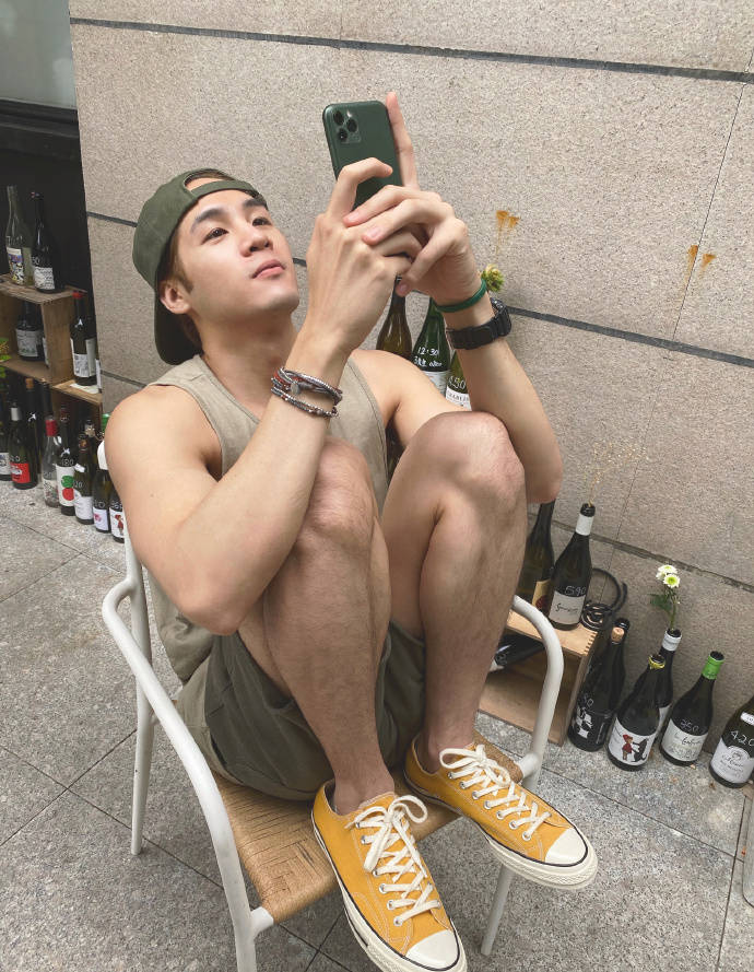 是演員也是運動達人，八塊腹肌加持，誰抵擋得住這種型男的誘惑？ 健身減肥達人 第2张