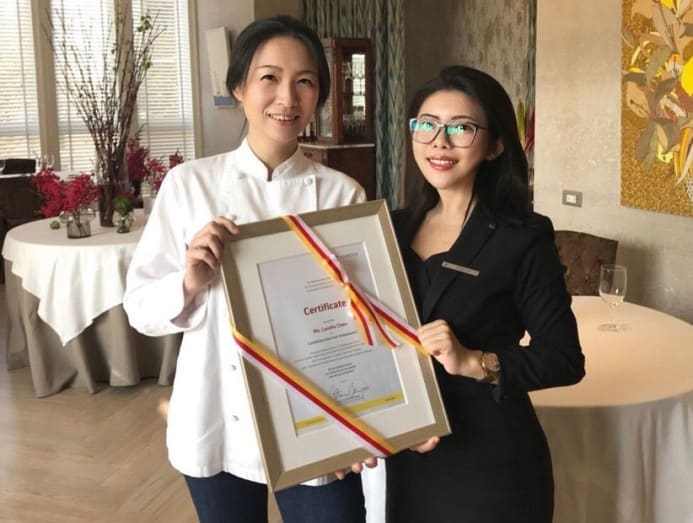 Lesley|她是新加坡世界上最好的餐厅之一的常驻葡萄酒妈咪爱奶粉