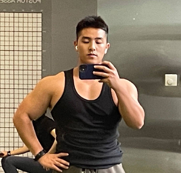 24歲肌肉小哥健身日常，擼鐵是生活常態，一周要去五次健身房！ 健身減肥達人 第4张