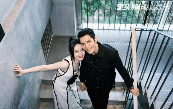 完孩子|向华强儿子向左晒与郭碧婷的合照，疑似怀孕，网友：准备要二胎