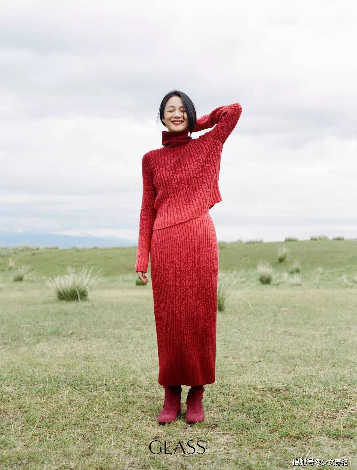 黑色 秋天怎么穿？用色彩打破秋天的萧瑟，穿出温暖与明媚，减龄又好看