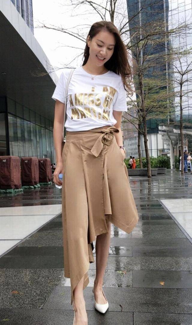 整体 谢杏芳林丹合体亮相,1米78穿短裙秀长腿,两口子一黑一白挺登对裙装裤装西服