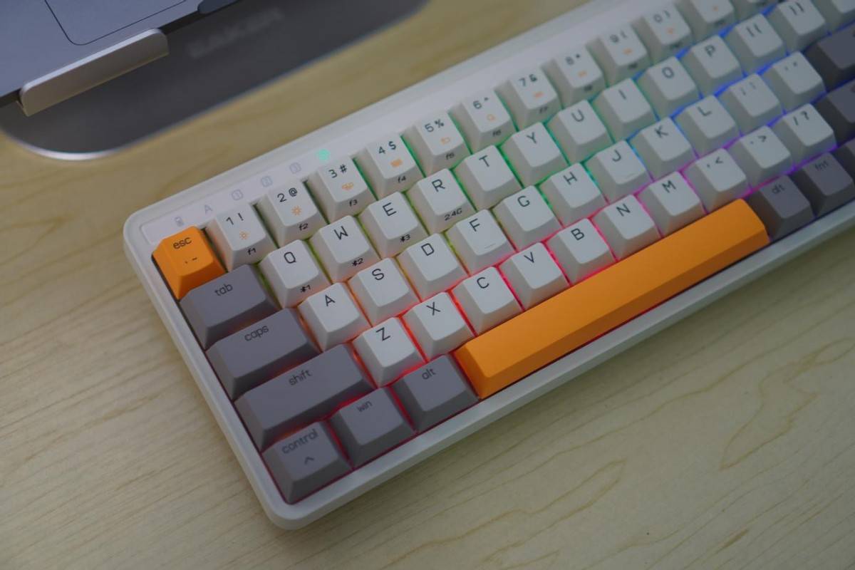 年轻人的复古颜值键盘，米物ART系列机械键盘上手