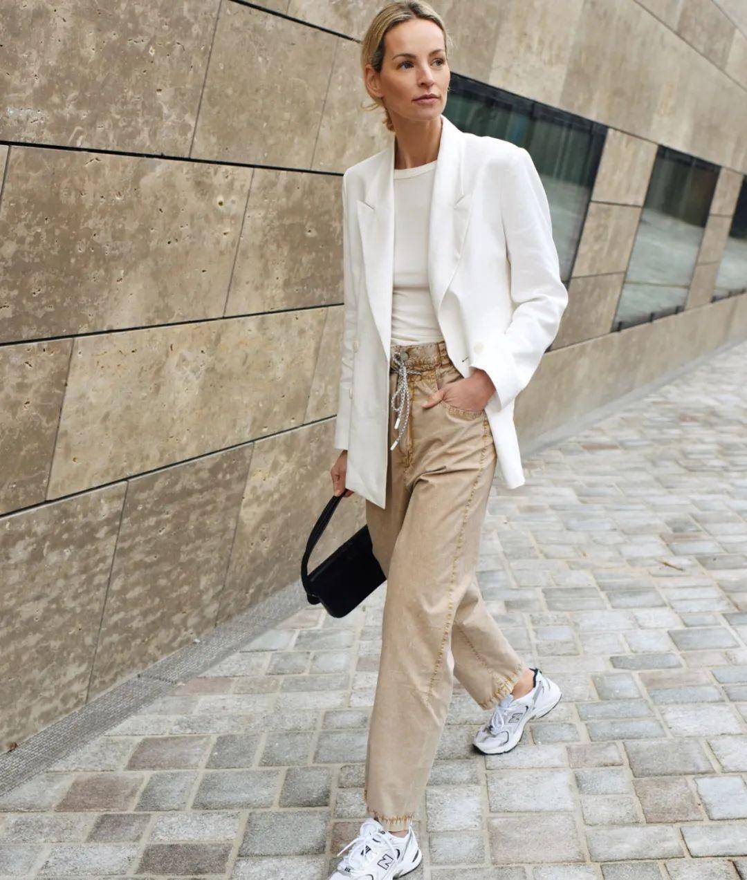 感觉 想要穿出新鲜感，今年的秋装，可以考虑一下慢跑裤