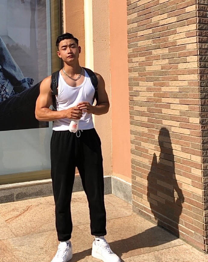 四川師范大學肌肉學霸，24歲健壯大長腿，這霸氣麒麟臂胸肌也太可了！ 健身減肥達人 第14张