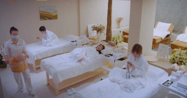 职场|播出12天拿下8个收视第一，网友评：作为一部轻喜剧，它算成功的