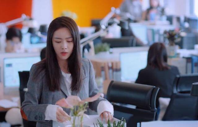 职场|播出12天拿下8个收视第一，网友评：作为一部轻喜剧，它算成功的