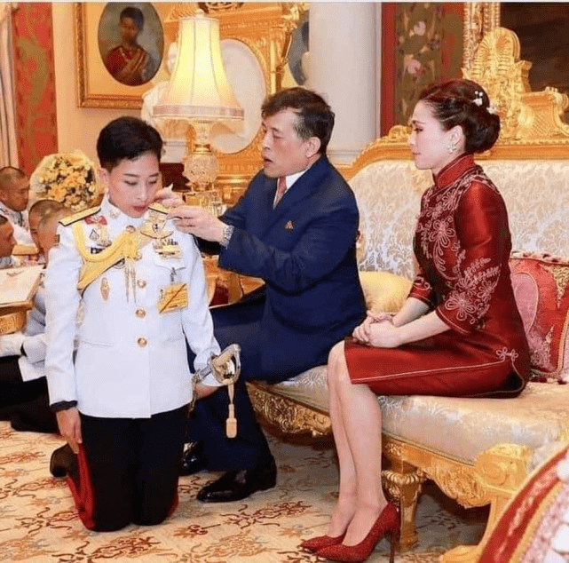 设计 泰国42岁长公主浪费好身材！紧身裤挡不住翘臀，继承颂妃的高颜值