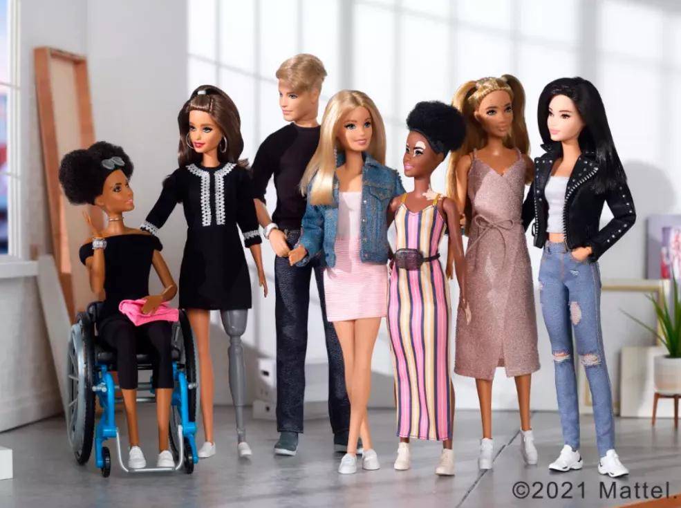 审美火了几十年的少女偶像终于绷不住去do脸了…