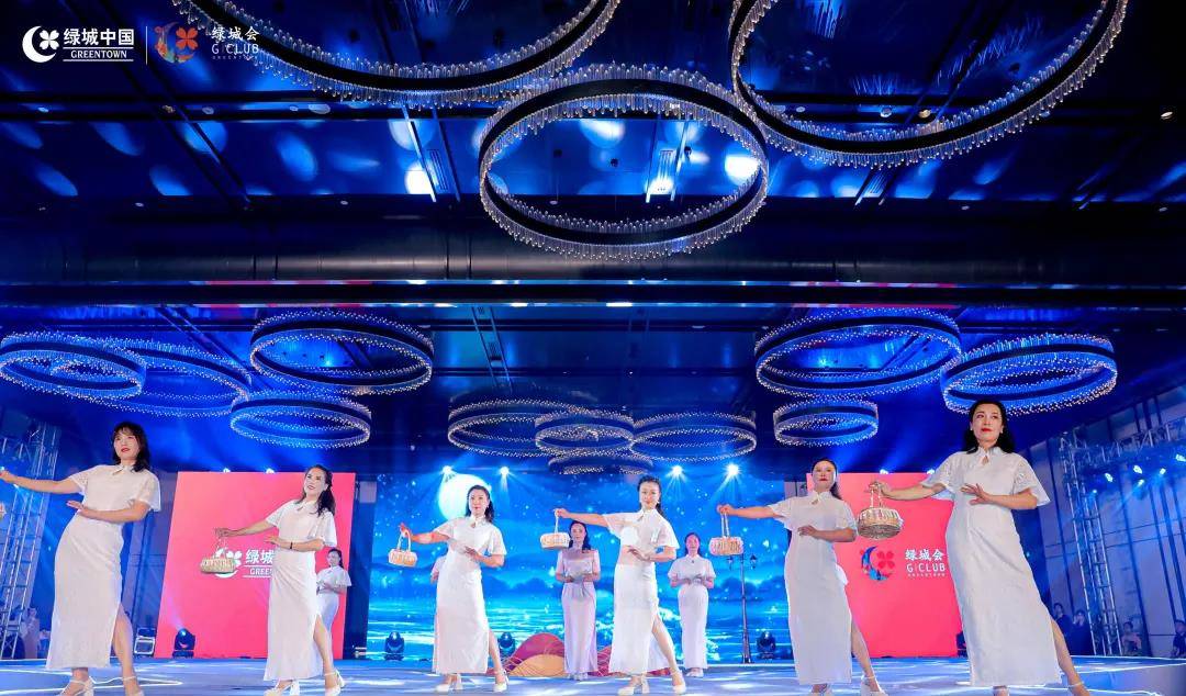 年华 花样的年华，如诗如花亦如歌