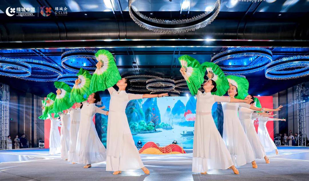 年华 花样的年华，如诗如花亦如歌