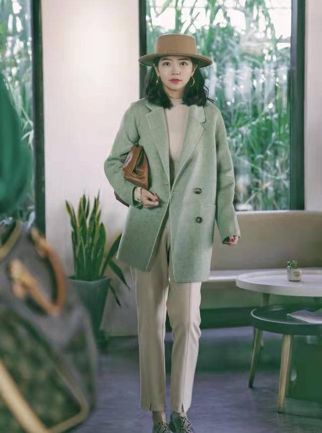 羊羔 深秋冬保暖高级穿搭look,这三种让你轻松禁住凌冽寒风,时尚吸睛