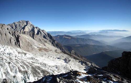 攀登5596米的玉龙雪山真比珠峰还难吗？为何玉龙雪山至今无人登顶