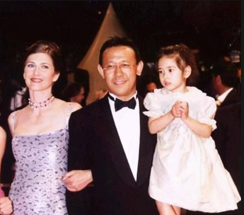 因为|58岁的姜文，从娱乐圈清流，到如今和关晓彤合作跌倒，真不应该