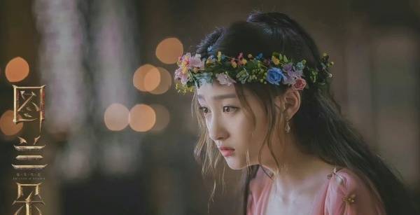 电影|华晨宇包场关晓彤新电影，电影口碑持续下滑，但她的人缘真的好