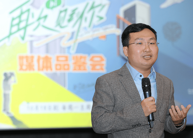 时代|丢开明星模式，重访时代新闻人物，芒果的新综艺有点暖