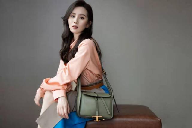 饰品 谁说皮衣不能拥有女人味！跟刘诗诗学皮衣穿搭，轻松拥有同款优雅