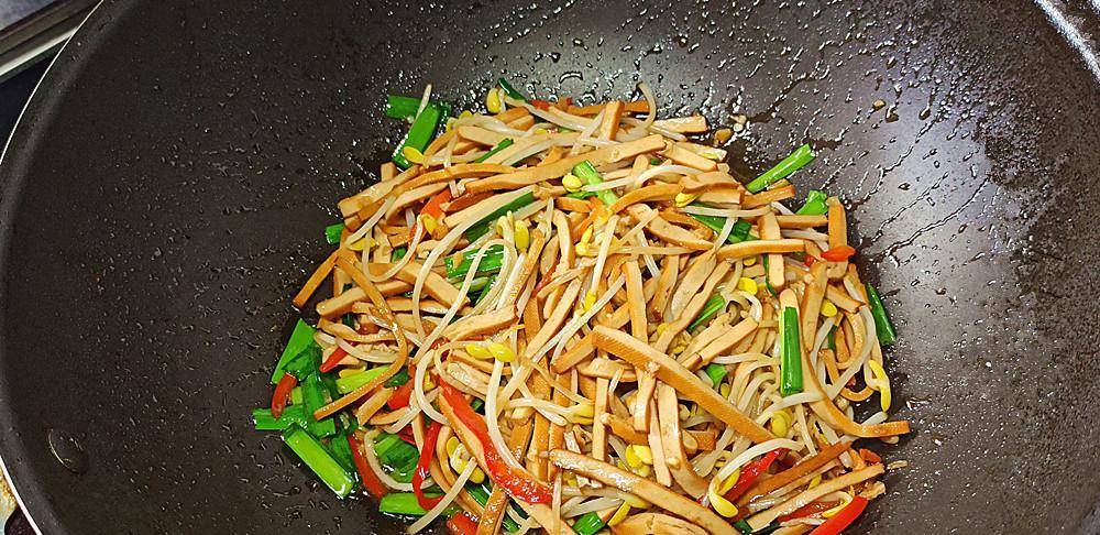 炒肉丝需要哪些佐料 7bfe3049d09e490eae6493abef634726.jpeg