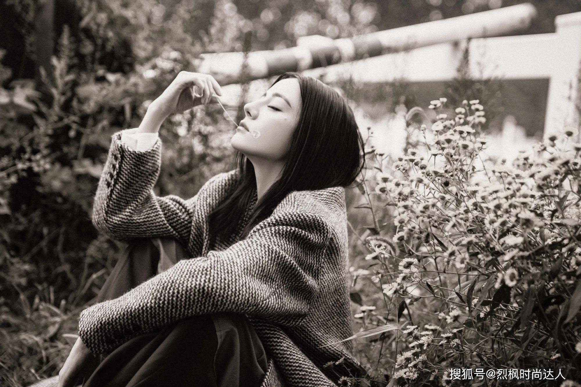 风衣 迪丽热巴秋冬男友感大片，西装、风衣、棒球帽，演绎酷girl时尚