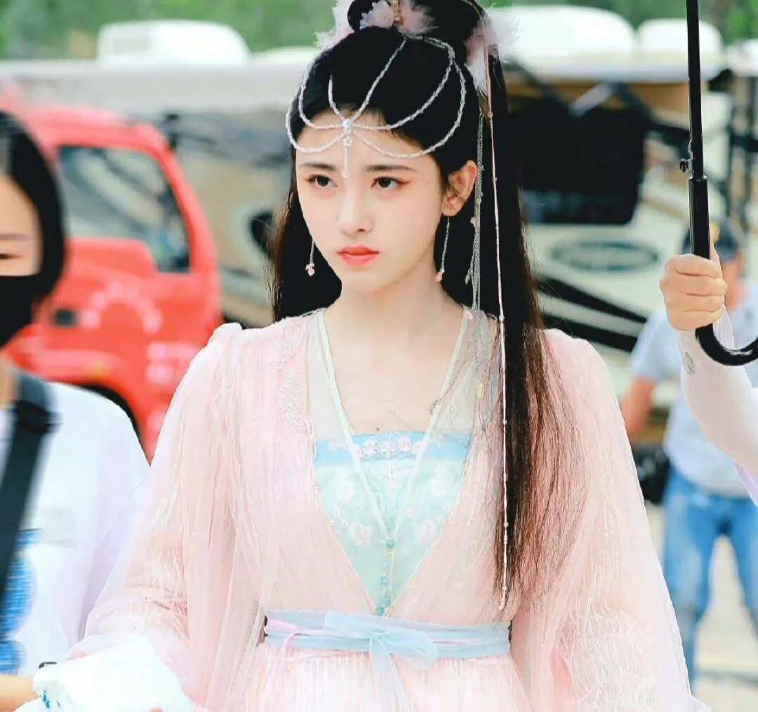 袁冰妍|小八卦，李沁任嘉伦，朱一龙，王俊凯