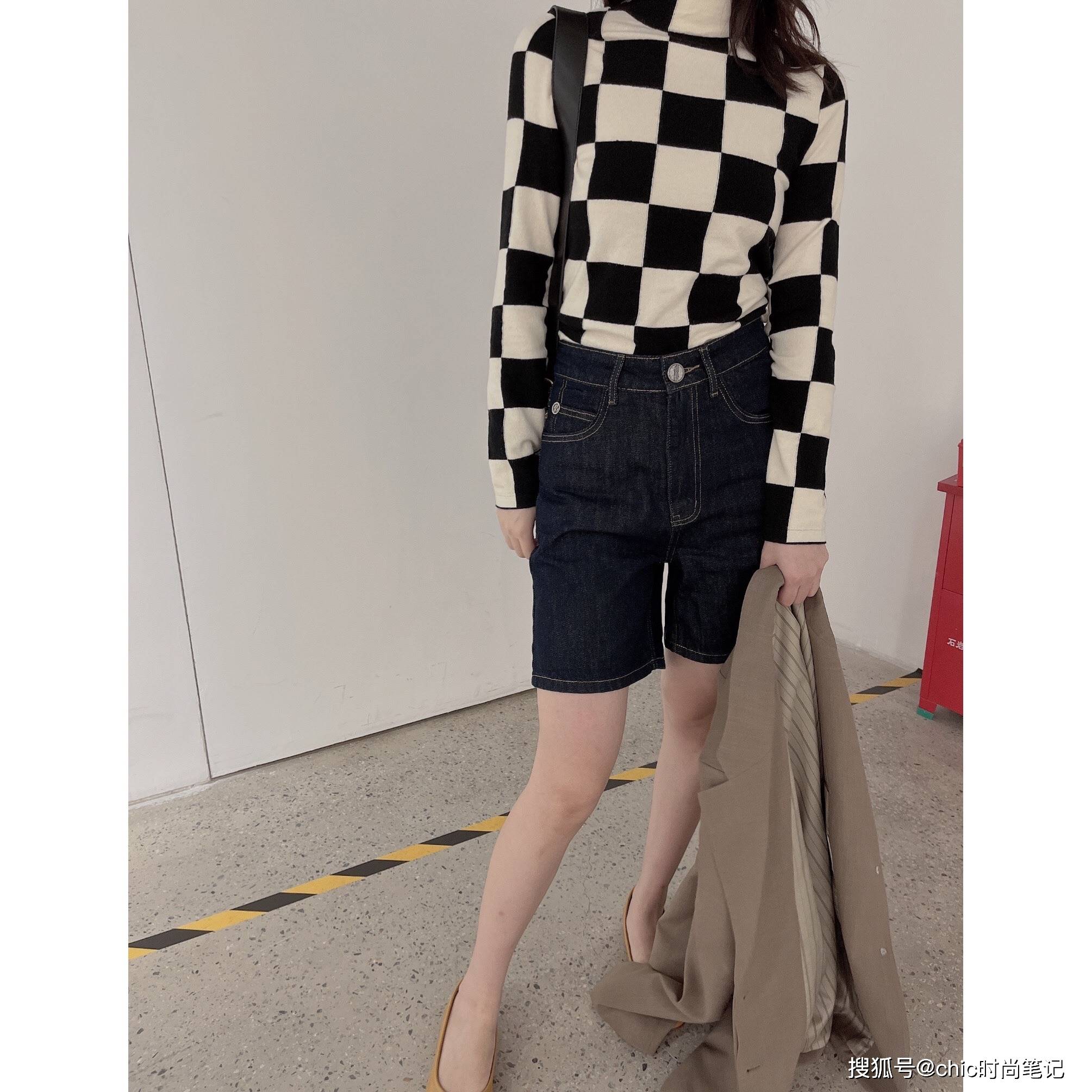 显得 为什么别人穿打底衫就是王霏霏Jennie,而你穿起来就像“秋衣”?