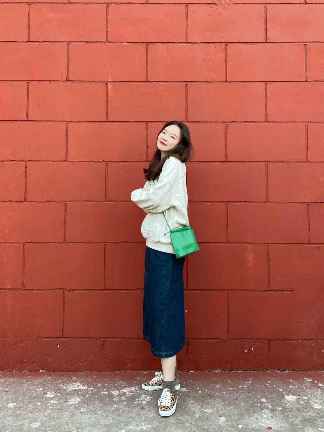 小个子 小个子女生秋冬怎么穿？试试这些卫衣搭配方式，减龄俏皮又保暖