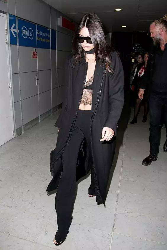 条纹 春夏趋势怎么走?见招拆招也不敢那样穿啊!