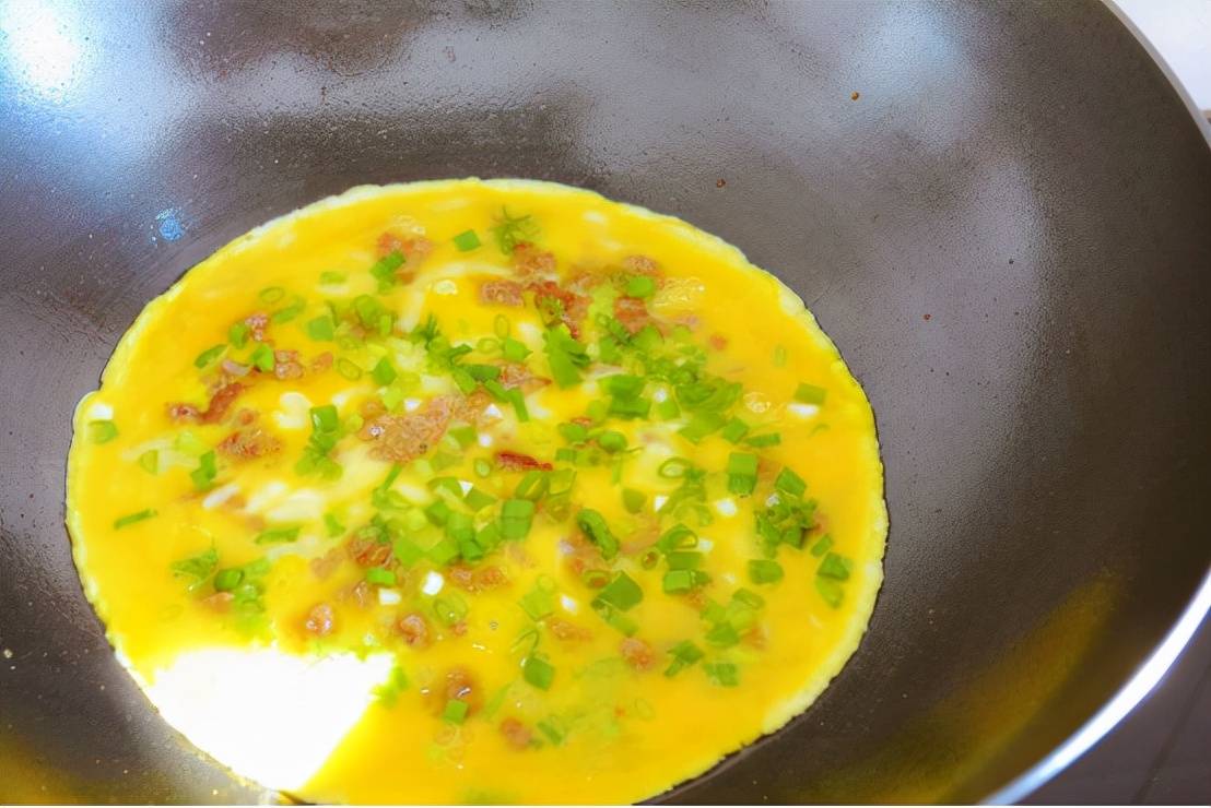 葱花|早餐来做个煎蛋饼,搭配香葱,精致又美味