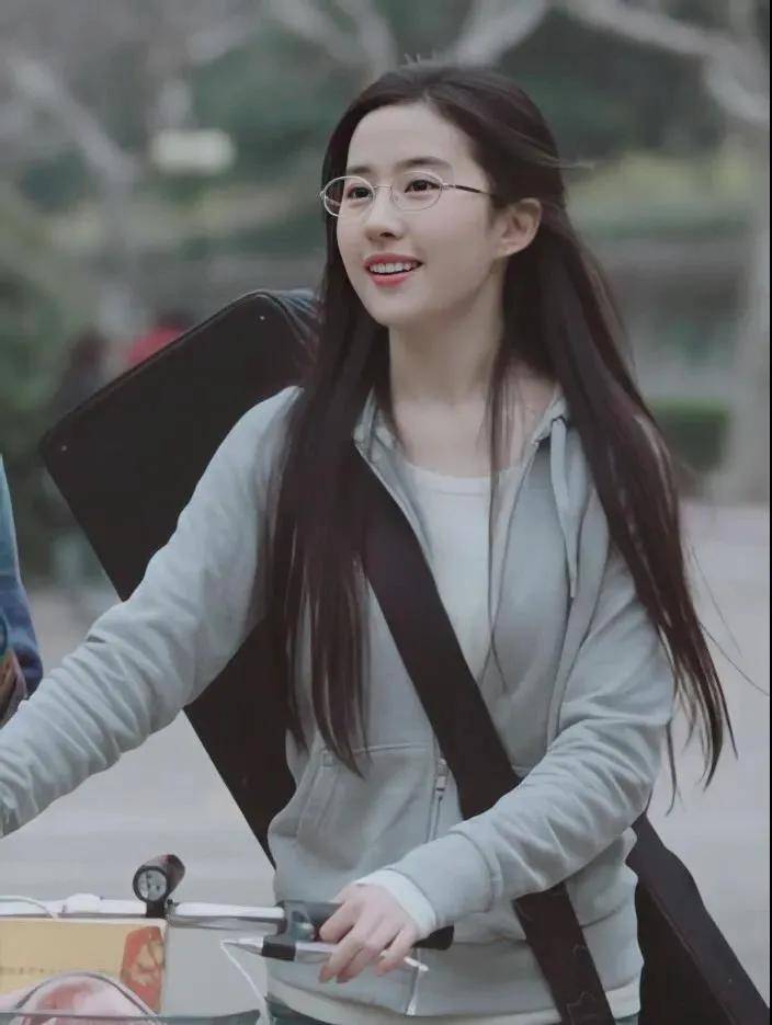 卷发如何做到换发型等于换头？看完这几点，秒变女神！