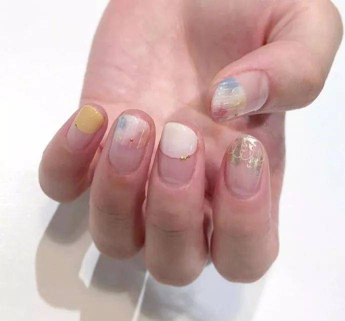 贴片「兰州美甲培训」梦幻透明系美甲,美出一定境界!