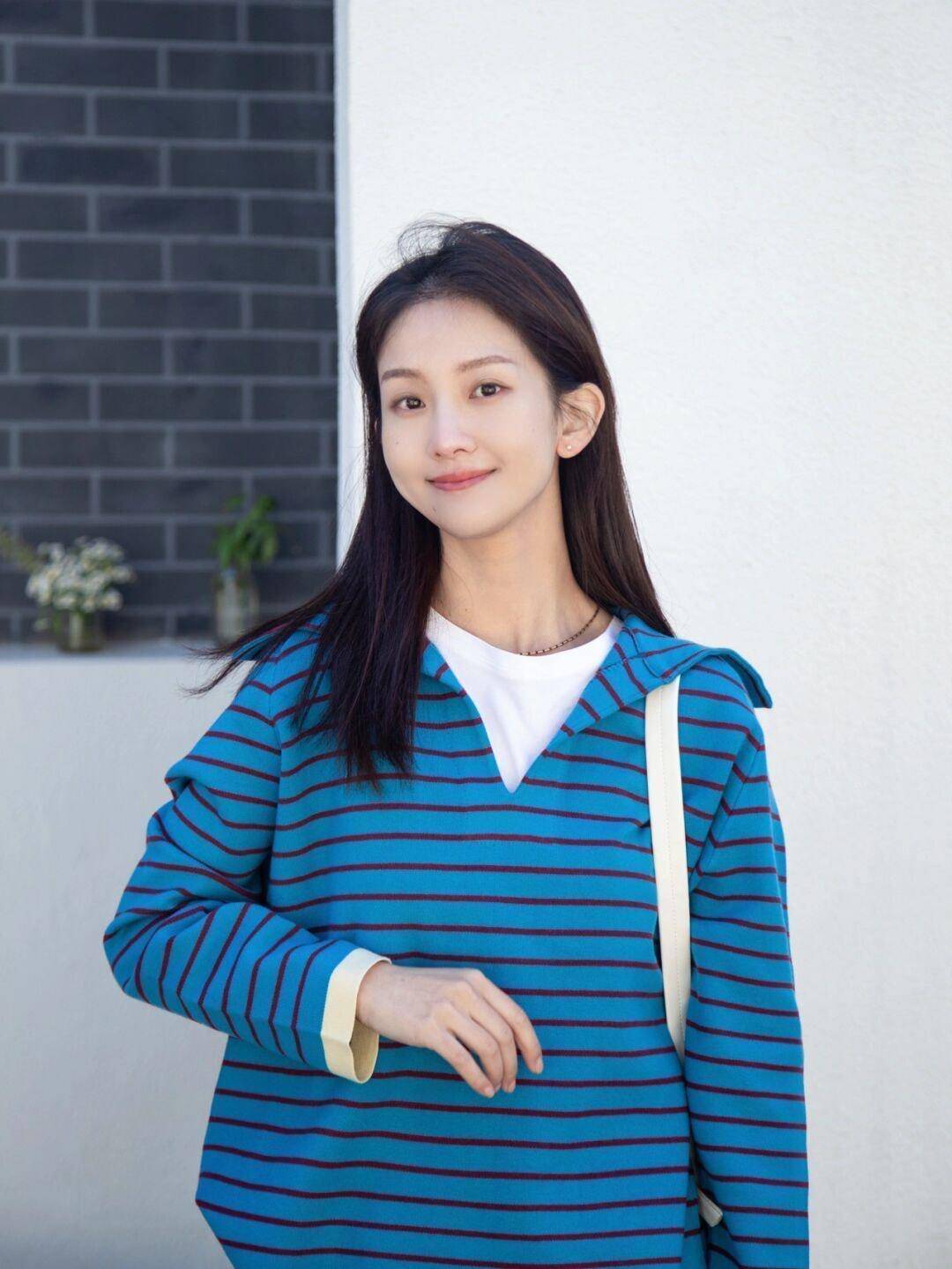 季节 秋冬季节不知道穿什么?一件毛呢大衣全搞定,让你美出新高度