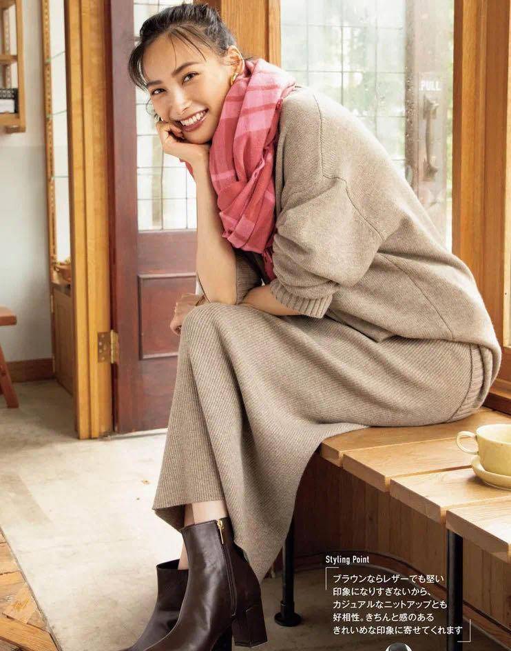 毛衣 针织衫+半裙，就是属于秋天的“温暖+温柔”组合呀！