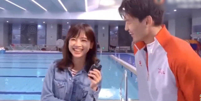 美貌 王冰冰成央视美貌担当！穿毛衣比偶像剧女主甜，太有国民初恋的氛围