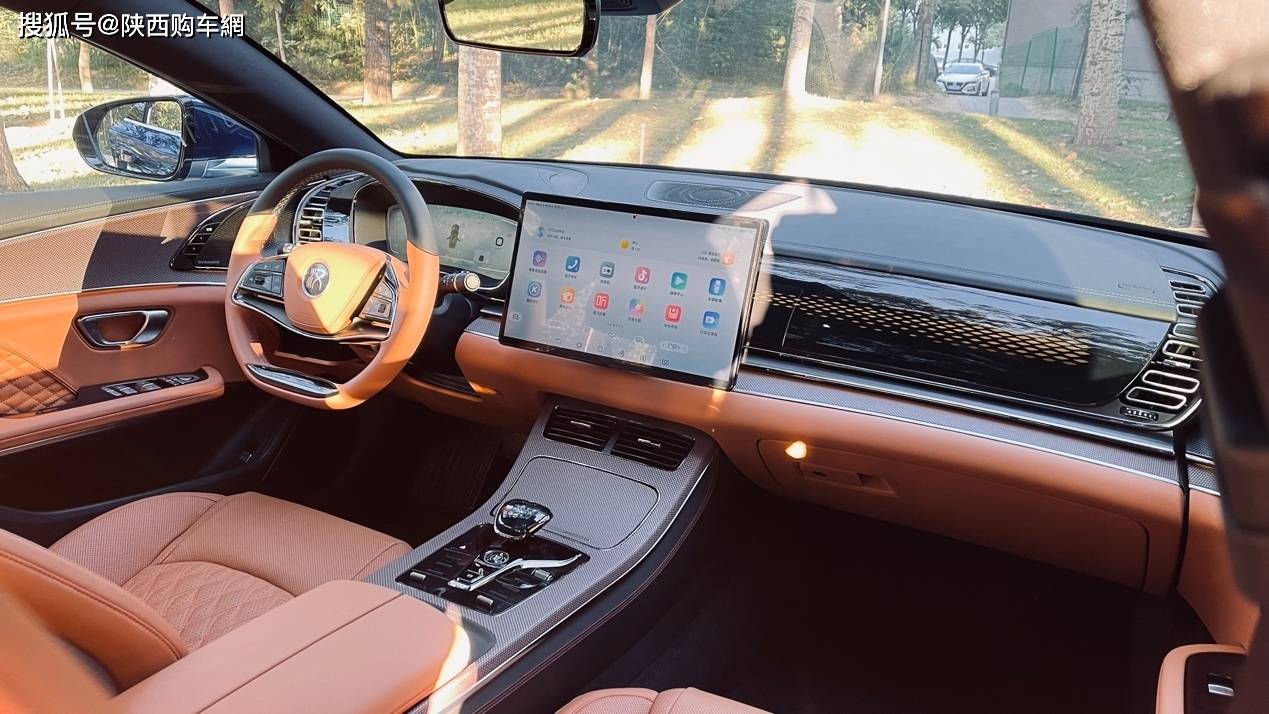 丹拿加持享受加码静态体验比亚迪汉ev旗舰版