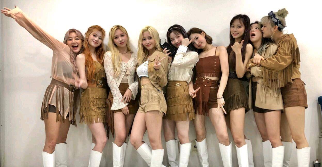 新歌|TWICE六周年直播,首次公开全新单曲《CANDY》,新歌好好听!