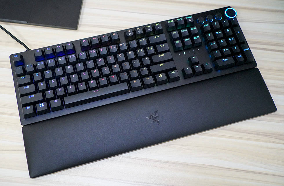 性能再升级 雷蛇猎魂光蛛v2机械键盘开箱体验