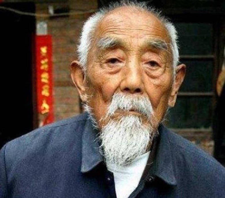 他一战收割13名日寇头颅90岁安详离世村民上天奖励他大寿命