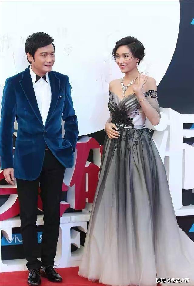 身材 47岁的杨恭如到了大婶的年纪,却还是少女身材,照样会穿又高级