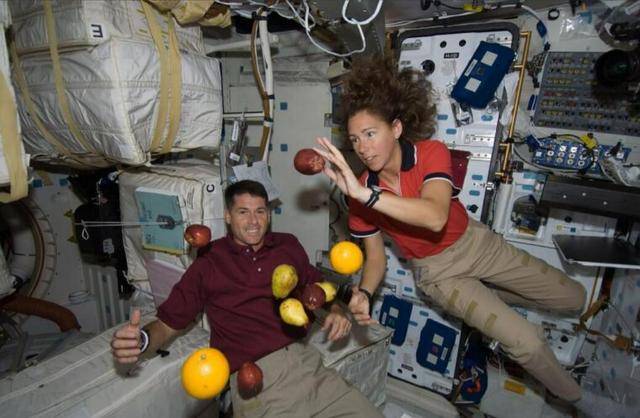  原创 人造重力很难吗？办理宇航员站不起来，为什么空间站不模仿重力？