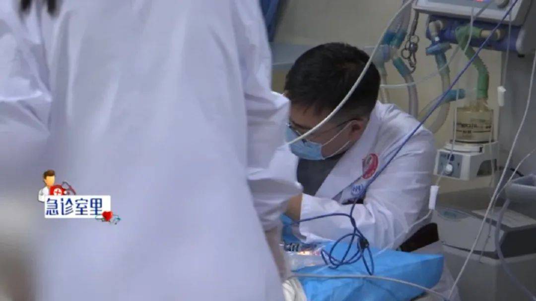 脑血管|与家人失联十多个小时后，男子被发现晕倒在出租屋里，意外发生的原因是……