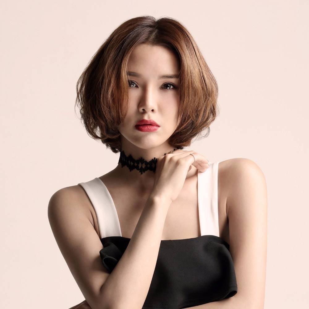 香港著名歌手宣布与日籍老公离婚,结婚四年,两人一直异地分居_方皓玟