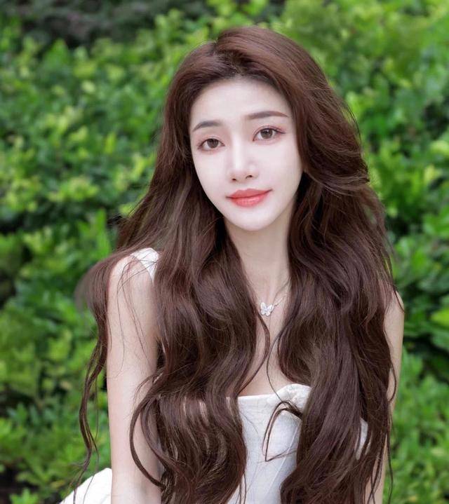 方法头发稀疏怎么办？八个方法让头发变浓密，你也可以成为氛围美女