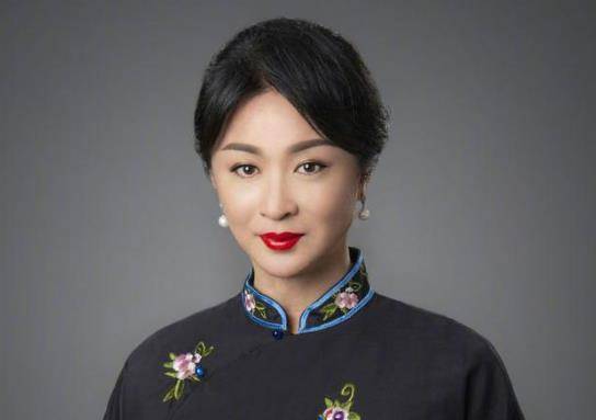 父亲|遭各大卫视卸磨杀驴，所有节目均被停播，到底是谁让金星闭上了嘴